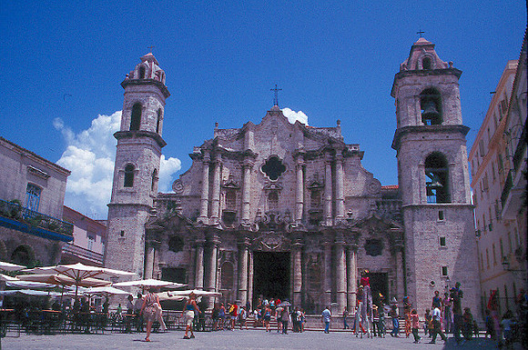 El Catedral, La Havana Vieja - ハバナ旧市街のカテドラル
