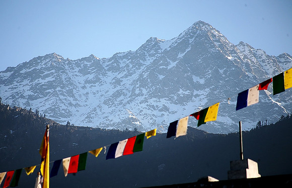 Prayers flags 'Dar Chog'  དར་ལྕོག   祈りの色と空