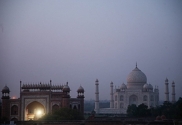 Taj, Taj,