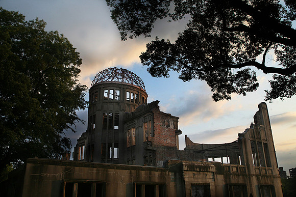 Hiroshima A-Bomb Dome　1945年8月6日午前8時15分