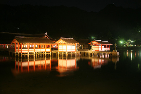 Itsukushima Shrine, Hiroshima 　厳島神社